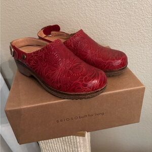 Red Floral Women's Mules